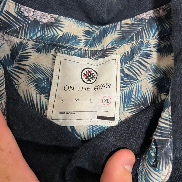 Mens button down shirt - Picture 2 of 2